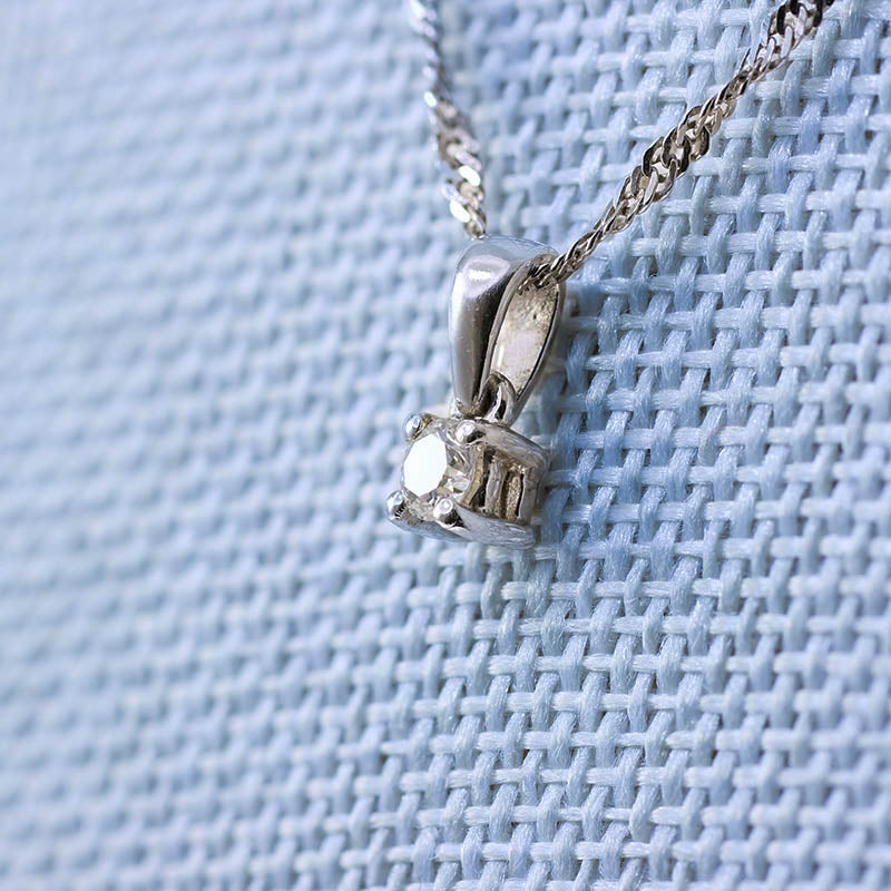 9Ct White Gold Pendant Set With Diamond Solitaire On 10ct Chain