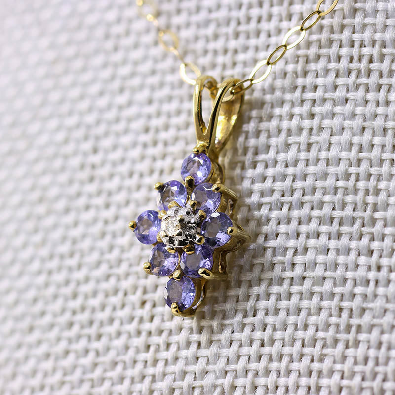 9Ct Gold Tanzanite & Diamond necklace