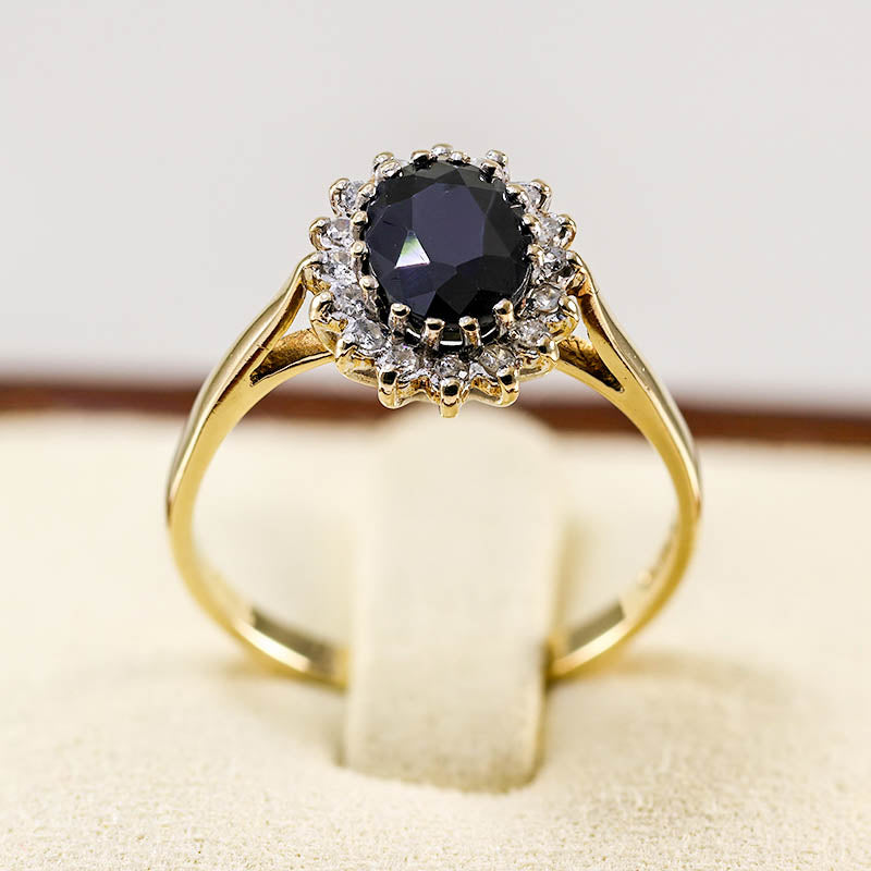 Vintage Sapphire & Diamond Halo 9Ct Gold Ring