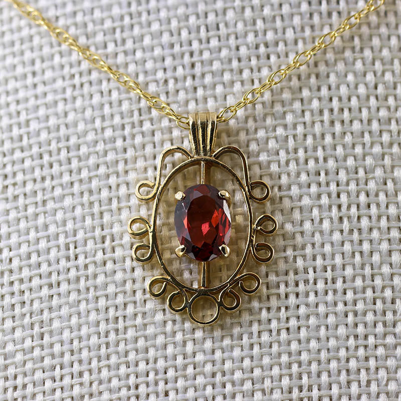 9Ct Gold Garnet Pendant
