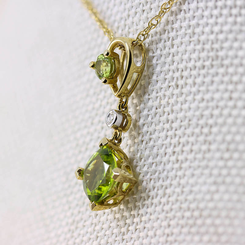9Ct Gold Peridot & Diamond Pendant