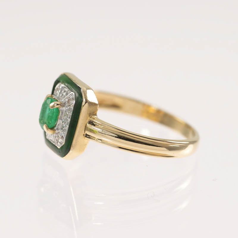 14Ct Gold Diamond & Emerald Dress Ring — side profile showing raised head and reeded band