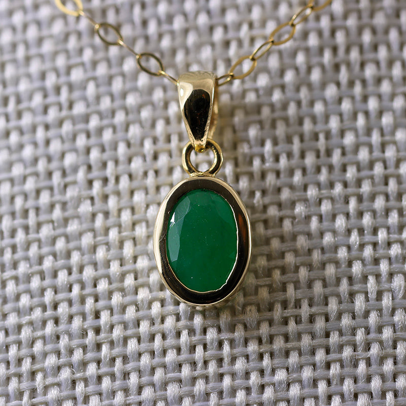 9Ct Gold Rub Set Emerald Pendant
