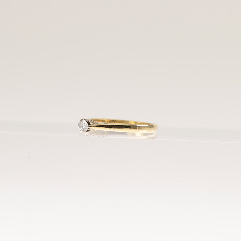 18Ct Gold 0.15Ct Diamond Solitaire Ring — preloved 18ct gold, diamond | Sparklier Fine Jewellery