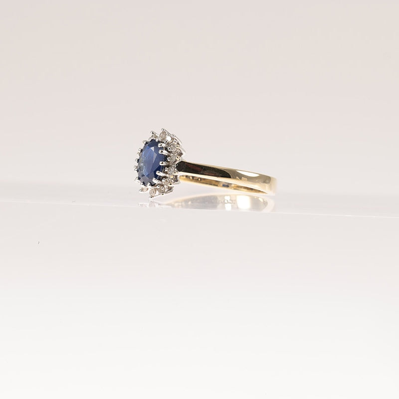 9ct Gold Sapphire & Diamond Halo Ring — preloved 9ct gold, sapphire | Sparklier Fine Jewellery