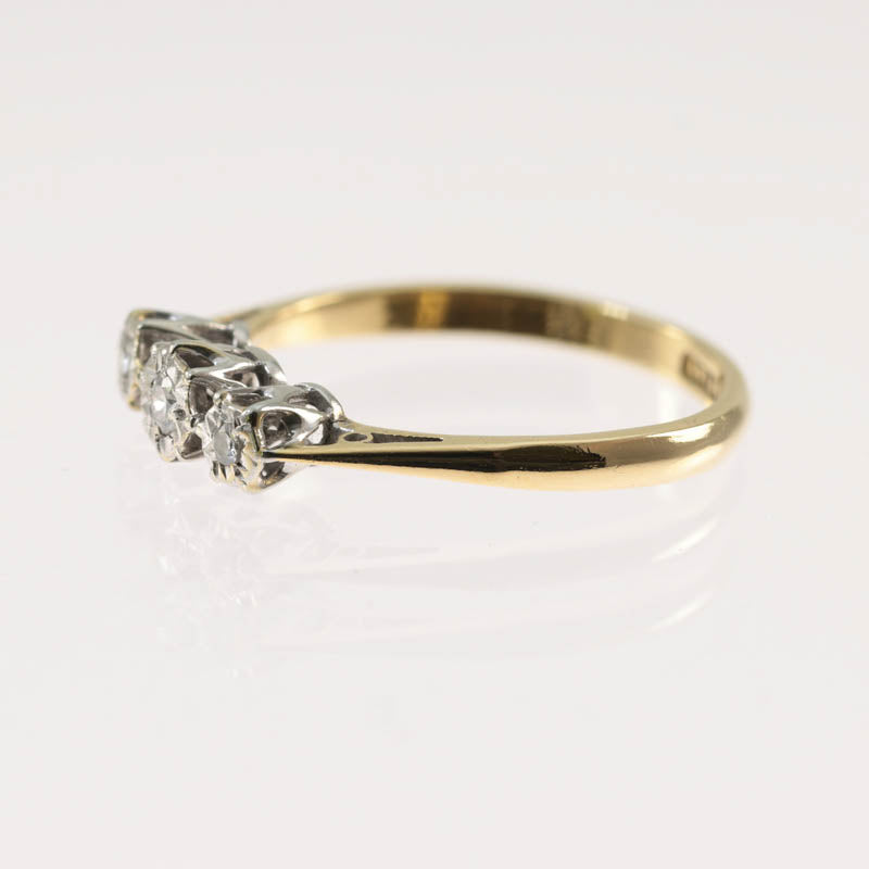 18Ct Gold & Platinum Diamond Three Stone Ring — side profile showing platinum-topped settings