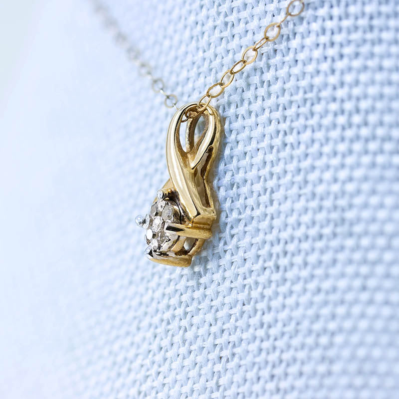 9Ct Gold Diamond Cluster Pendant