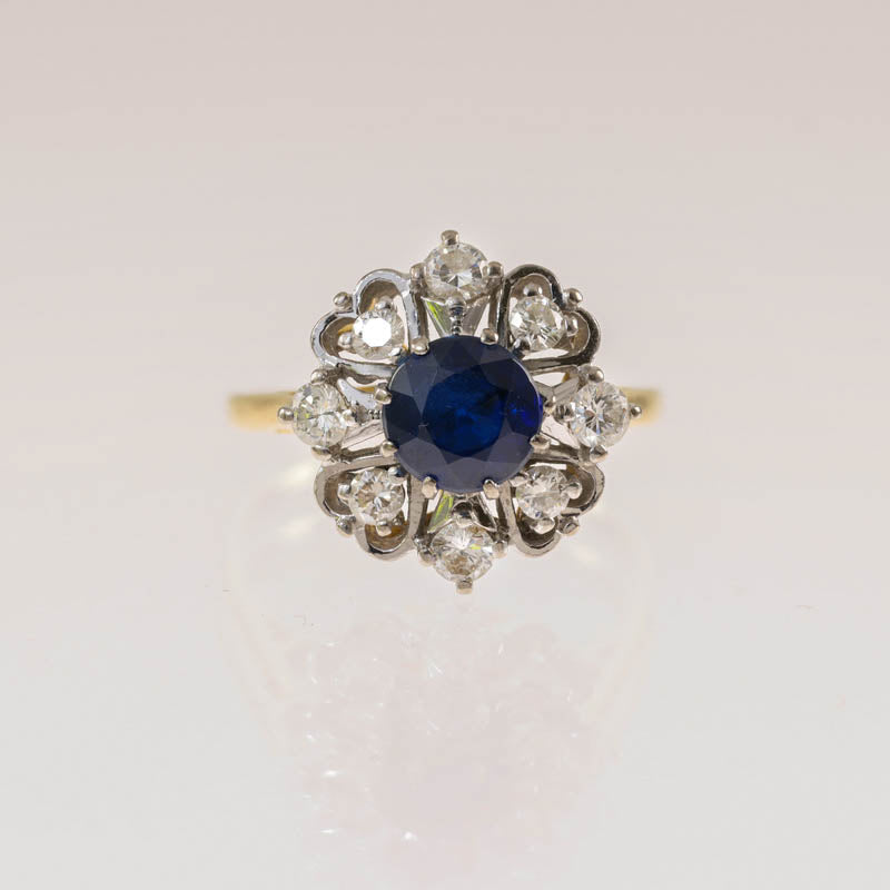 18Ct Gold & Platinum Sapphire & Diamond Flowerhead Cluster Ring — top view of sapphire and diamond cluster
