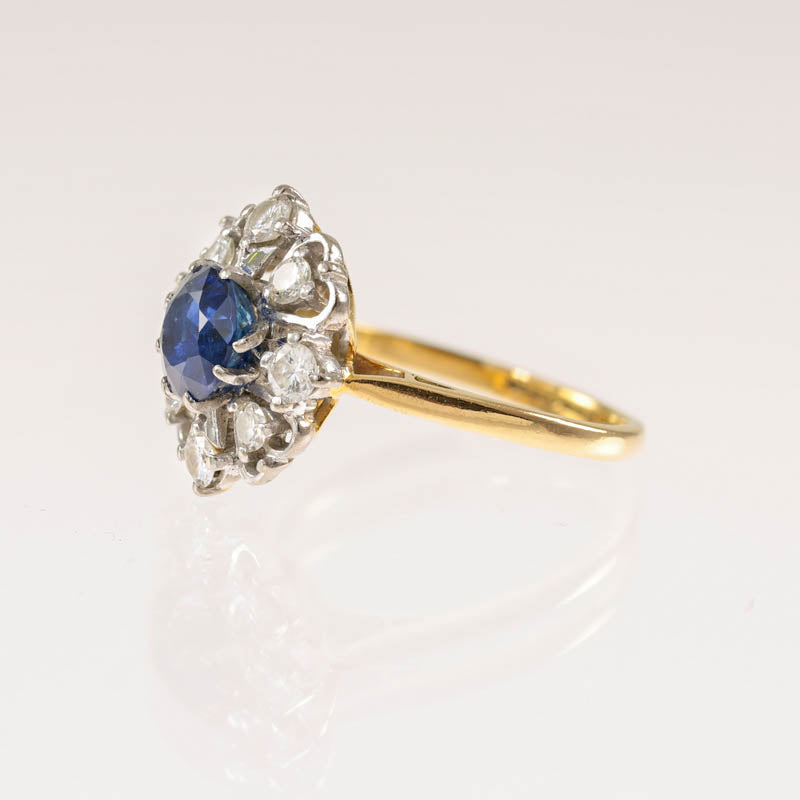 18Ct Gold & Platinum Sapphire & Diamond Flowerhead Cluster Ring — angled side view of cluster head
