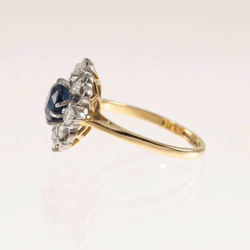 18Ct Gold & Platinum Sapphire & Diamond Flowerhead Cluster Ring — side profile showing shank