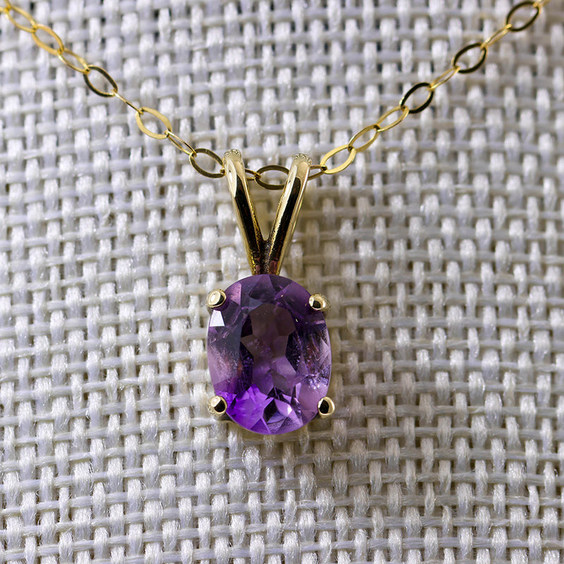 9Ct Gold Claw Set Amethyst Pendant