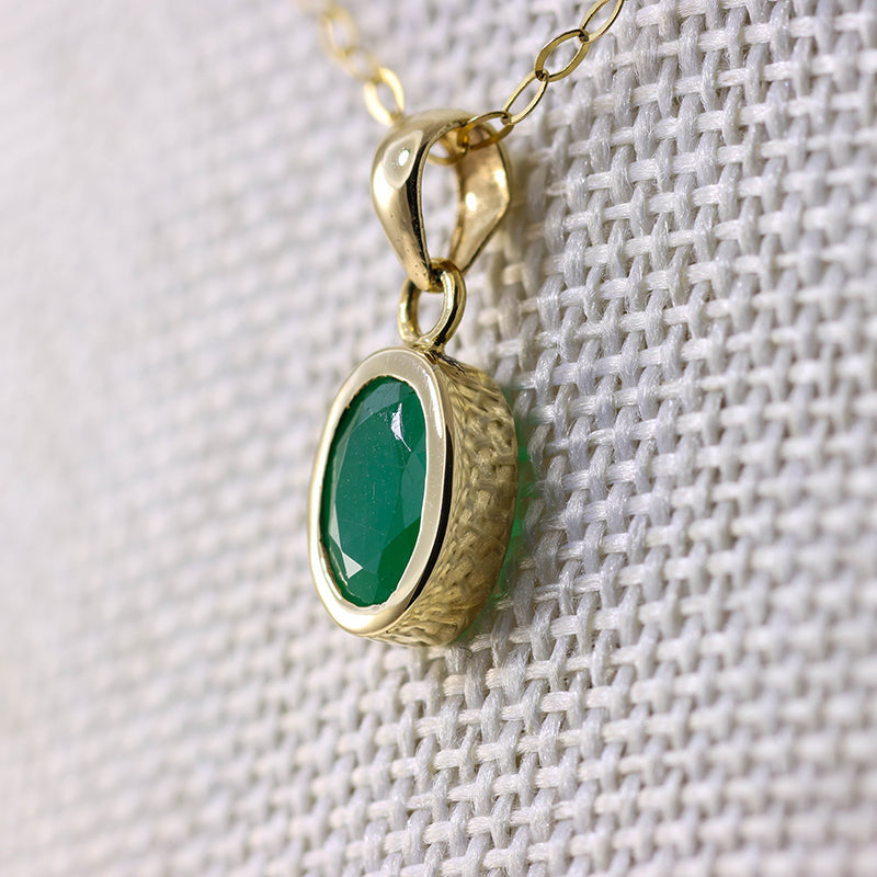 9Ct Gold Rub Set Emerald Pendant