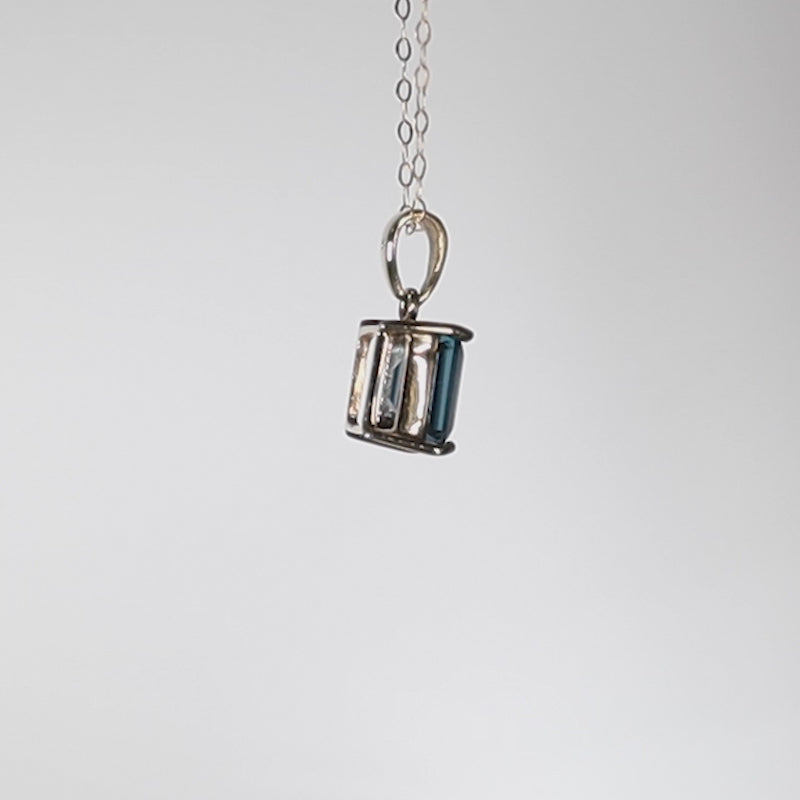 9ct Gold Topaz necklace