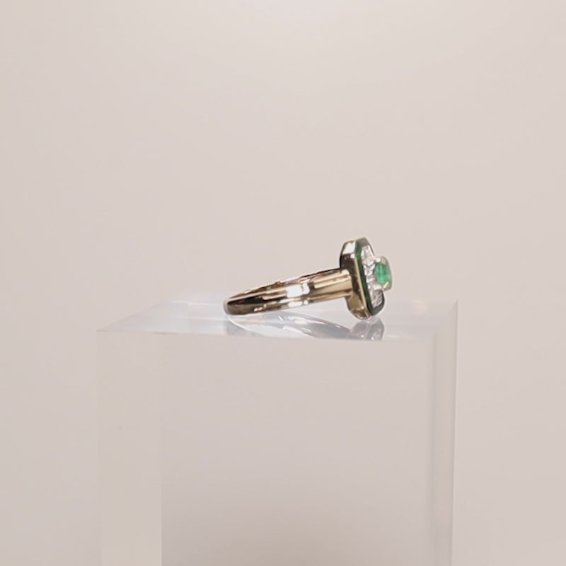 14Ct Gold Diamond & Emerald Dress Ring With Enamel Frame — product video