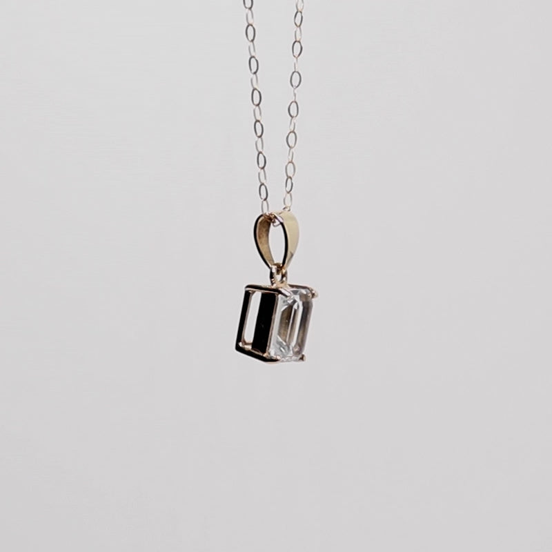 9ct Gold Rectangular Aquamarine Pendant