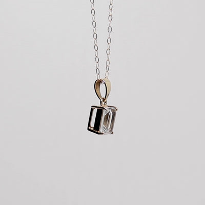 9ct Gold Rectangular Aquamarine Pendant