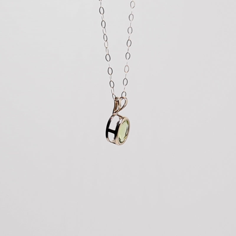 9Ct Gold Rub Set Peridot Pendant