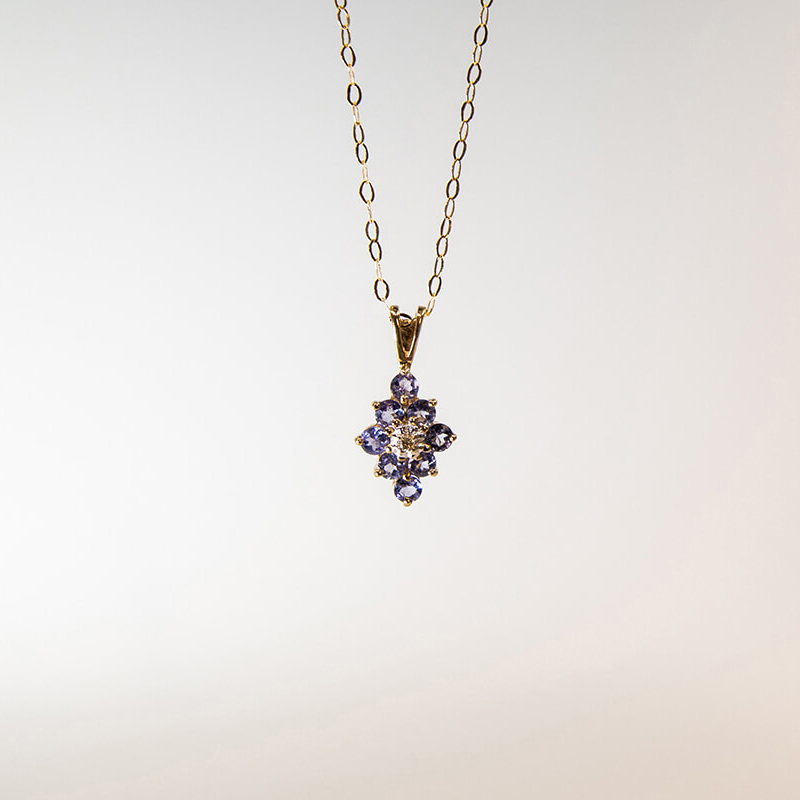 19-9ct-gold-tanzanite-diamond-necklace