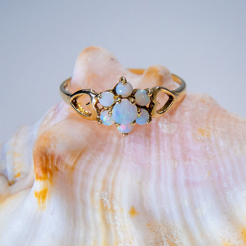 192-9ct-gold-opal-ring