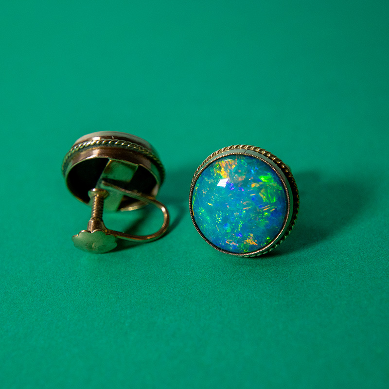 193-9ct-gold-black-opal-doublet-screw-back-clip-on-earrings