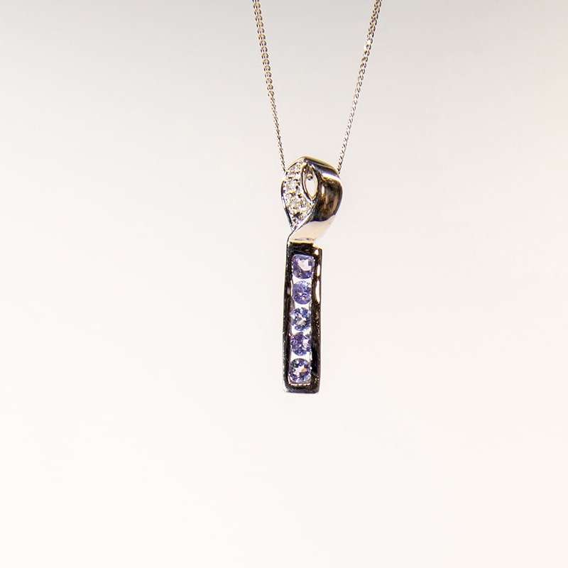 206-9ct-white-gold-diamond-tanzanite-necklace