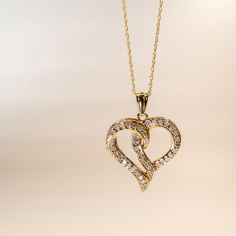 237-9ct-gold-diamond-heart-necklace