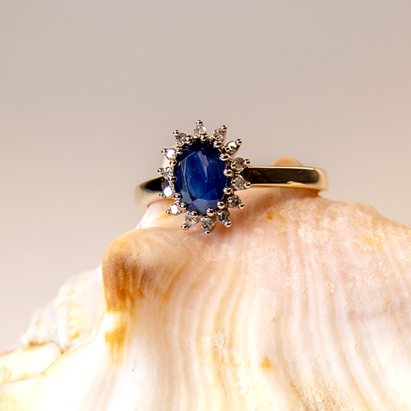 210-9ct-gold-sapphire-diamond-halo-ring