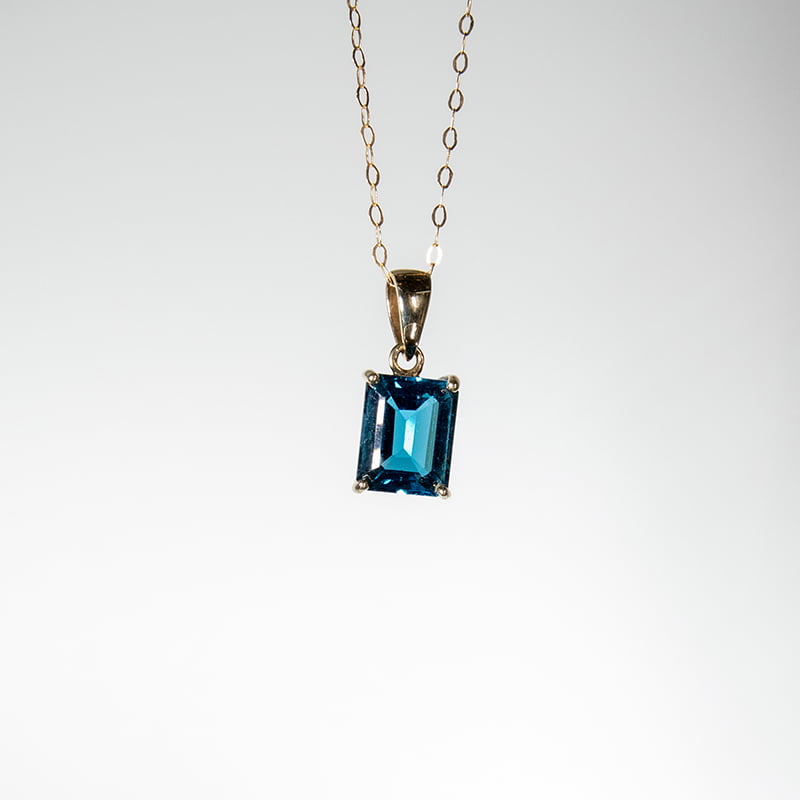 212-9ct-gold-topaz-necklace