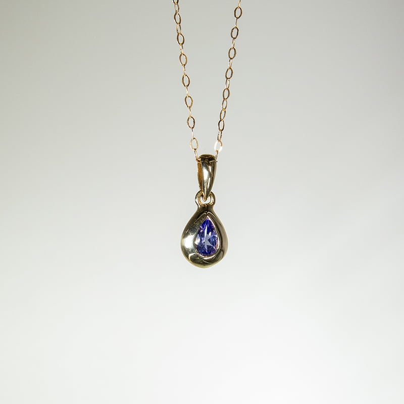 70-9ct-gold-tanzanite-teardrop-pendant