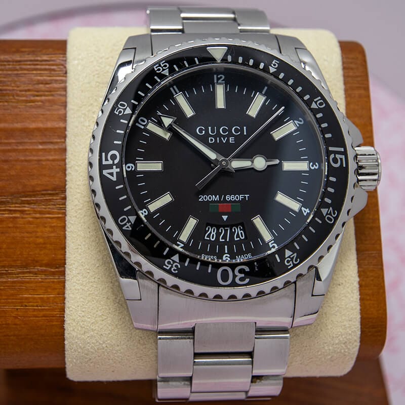 W75-gucci-dive-ref-1363-watch